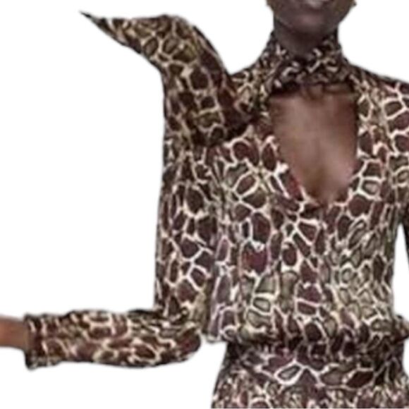 Zara Tops - Zara Animal Print Shirt Flowy XS V-neck Top high collar, tie buckle Long sleeves